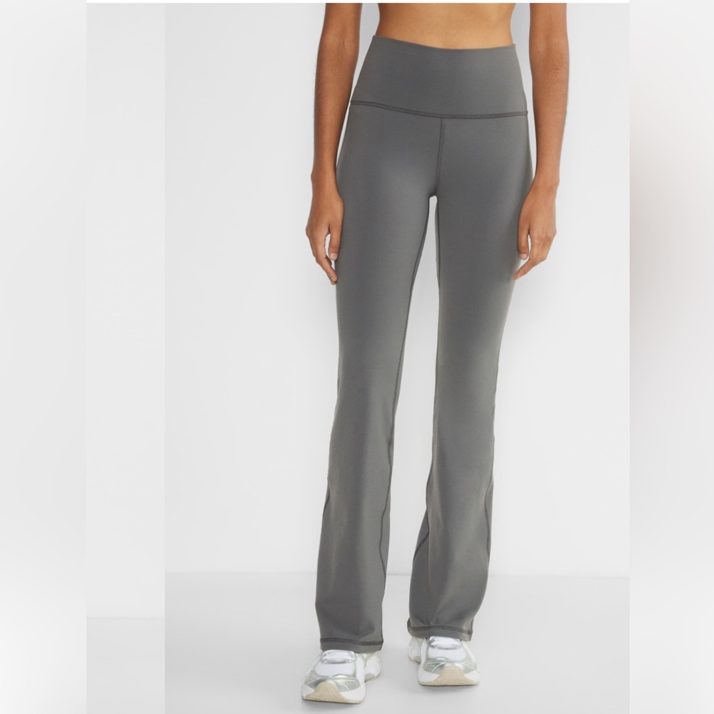NWT ARITZIA LIFE Cheeky Flare Hi-Rise Leggings